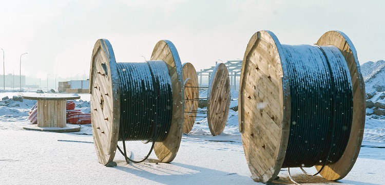 如何判斷危廢和固廢 危廢和固廢的判定標(biāo)準(zhǔn)?租用農(nóng)田處理廢油桶致土壤污染 ，三家出售危廢的公司被列為共同被告，這三家公司將面臨哪些處罰  健明迪檢測